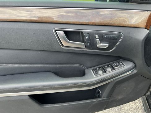Used 2016 Mercedes-Benz E 350 Sedan w/ Premium Package image 16