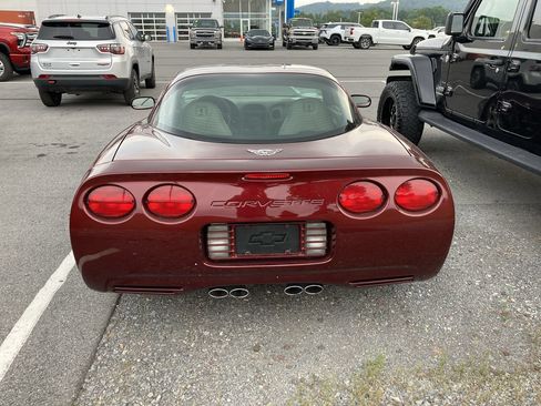 Used 2003 Chevrolet Corvette Coupe w/ Preferred Equipment Group RWD image 6