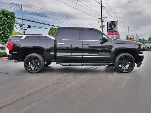 Used 2018 Chevrolet Silverado 1500 LTZ Z71 w/ LTZ Plus Package AWD/4WD image 4