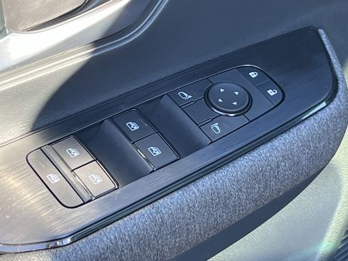 New 2026 Nissan Kicks SV w/ SV Premium Package image 17