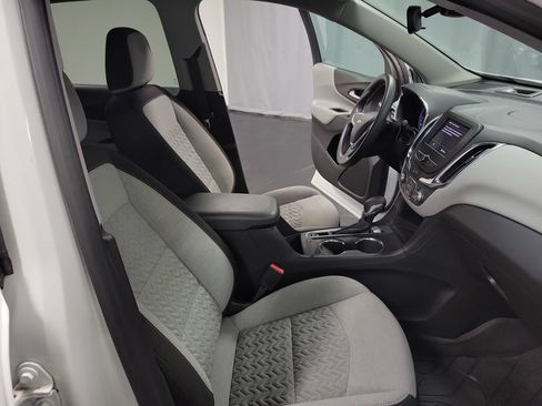 Used 2022 Chevrolet Equinox LS w/ LPO, Floor Liner Package FWD image 21