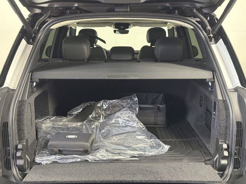 New 2026 Land Rover Range Rover SE image 28