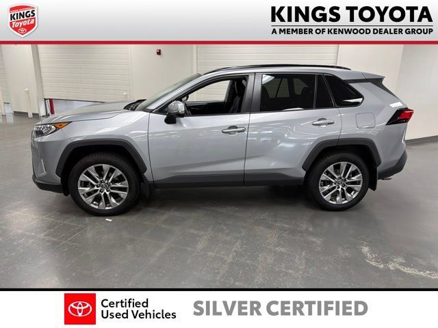Used 2019 Toyota RAV4 XLE Premium w/ Advanced Technology Package AWD/4WD image 5