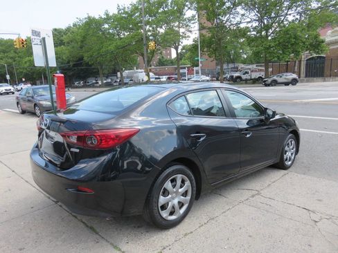 Used 2014 MAZDA MAZDA3 i SV image 3