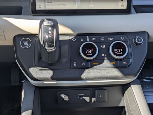 Certified 2023 Land Rover Defender 110 SE image 21