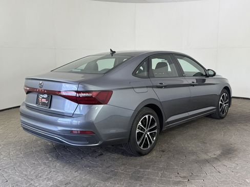 Used 2025 Volkswagen Jetta Sport FWD image 9