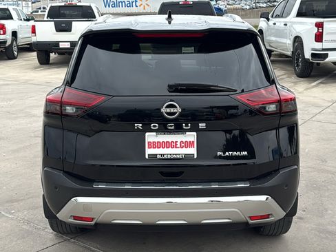 Used 2022 Nissan Rogue Platinum w/ Head-Up Display Package image 6