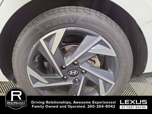 Used 2024 Hyundai Elantra Limited FWD image 10