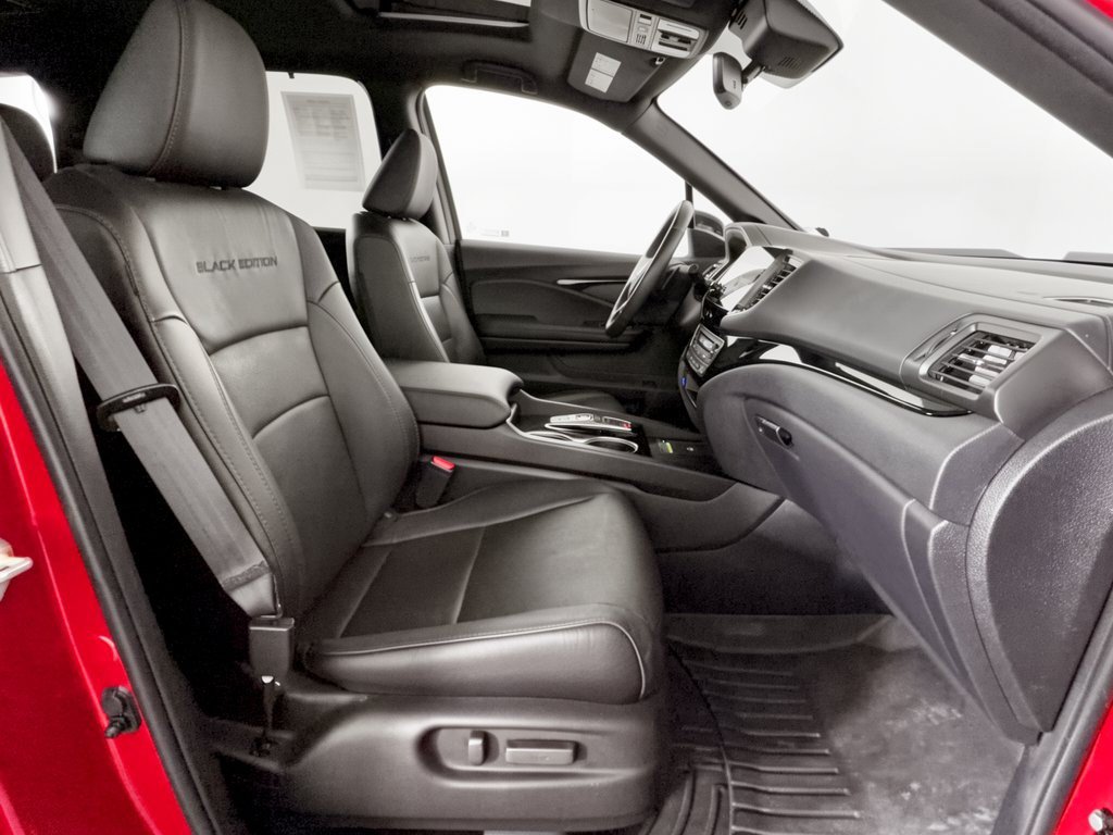 Certified 2024 Honda Passport Black Edition image 30