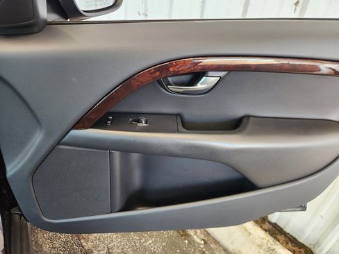 Used 2009 Volvo XC70 T6 image 15