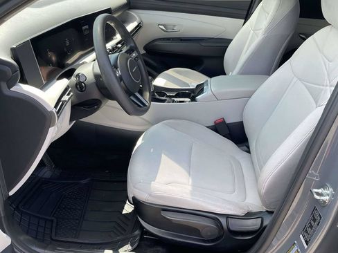 Certified 2025 Hyundai Tucson SE FWD image 12