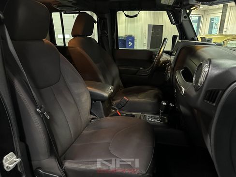 Used 2014 Jeep Wrangler Unlimited Sport w/ Quick Order Package 24S AWD/4WD image 36