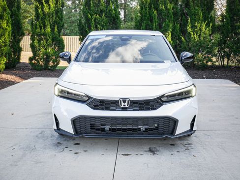 Used 2025 Honda Civic Sport image 3