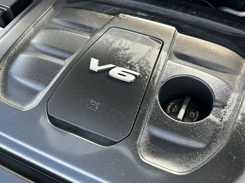 Used 2017 Jeep Grand Cherokee Overland image 35