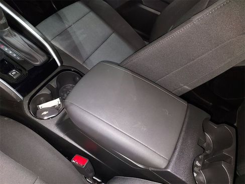 Used 2024 Chevrolet Colorado W/T w/ Safety Package image 27