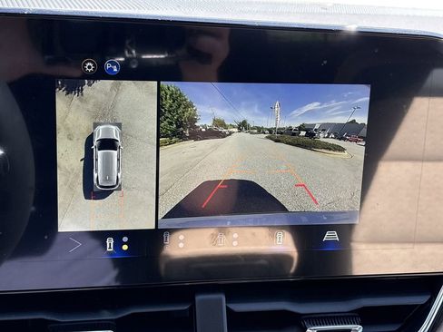 New 2026 Chevrolet Equinox ACTIV w/ Convenience Package III FWD image 16
