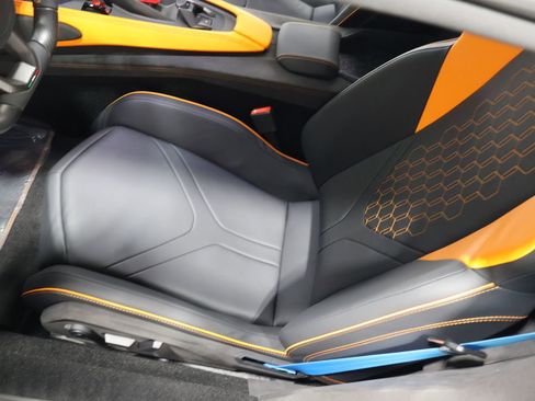 Used 2025 Lamborghini Revuelto AWD/4WD image 33