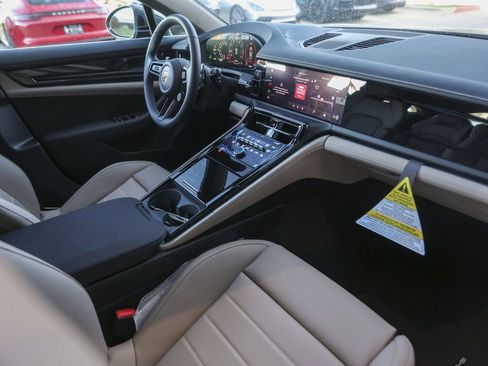 New 2026 Porsche Panamera 4 AWD/4WD image 32