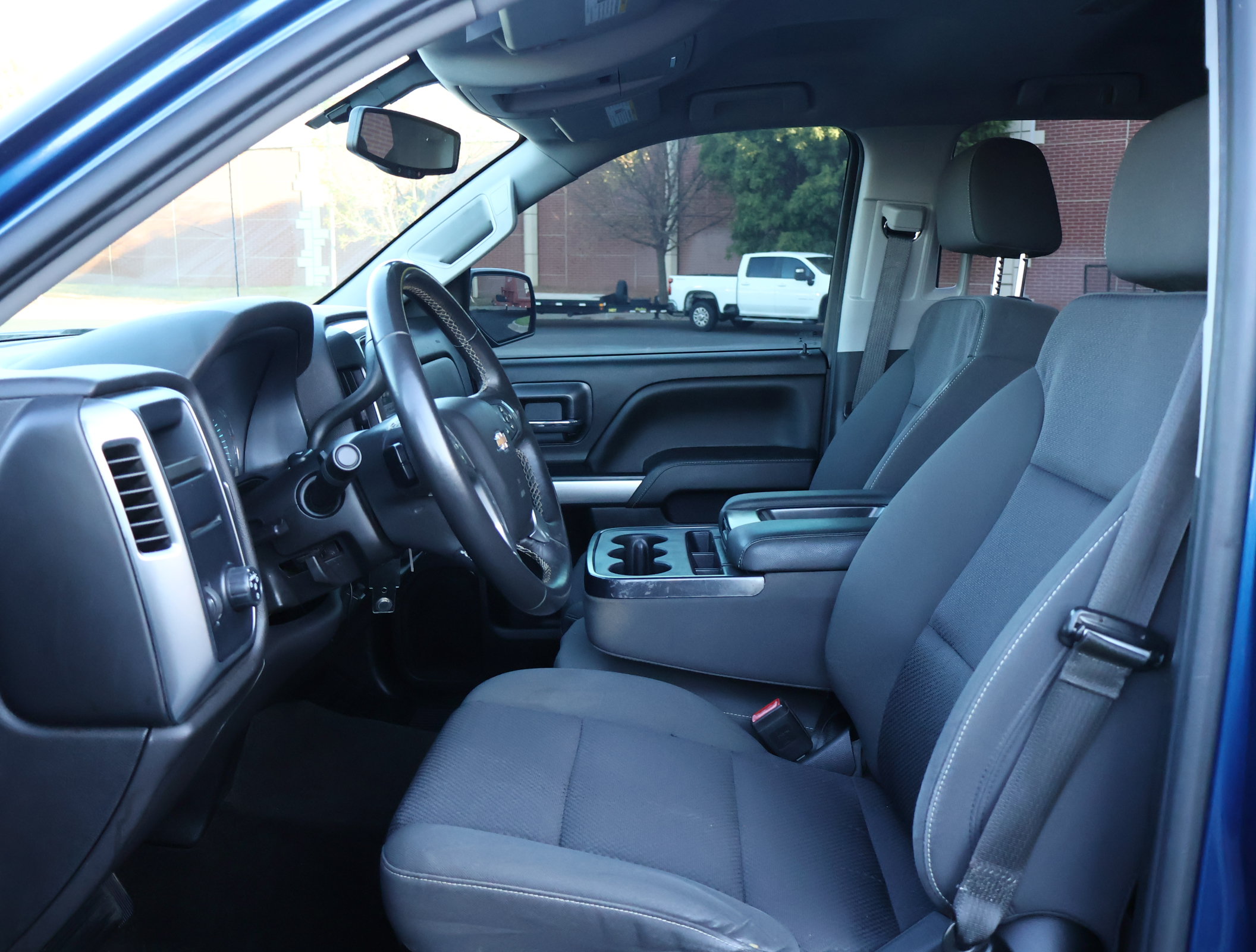Used 2018 Chevrolet Silverado 1500 LT w/ Texas Edition RWD image 9