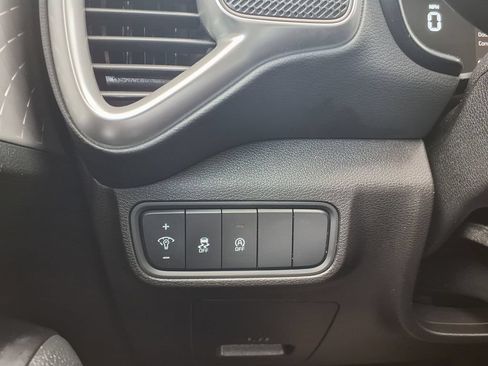 Used 2025 Kia Soul LX w/ LX Technology Package FWD image 29
