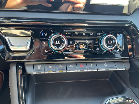 New 2026 GMC Sierra 2500 AT4 w/ Technology Package image 15