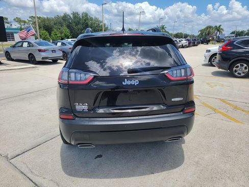 Used 2022 Jeep Cherokee Latitude Lux w/ Sun & Sound Group AWD/4WD image 4