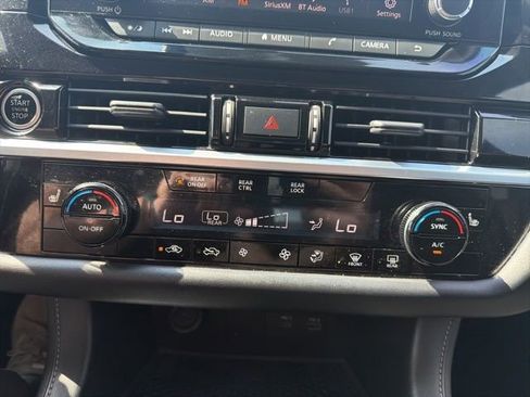 Used 2022 Nissan Pathfinder SV FWD image 29