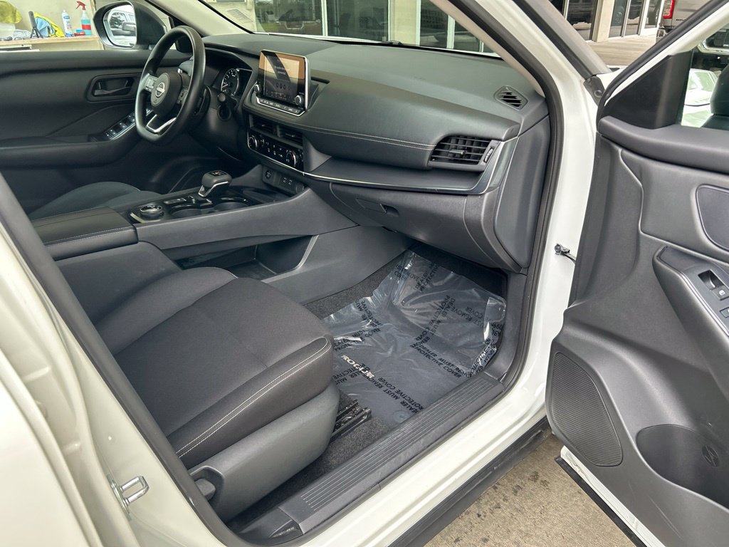 Used 2024 Nissan Rogue S AWD/4WD image 24