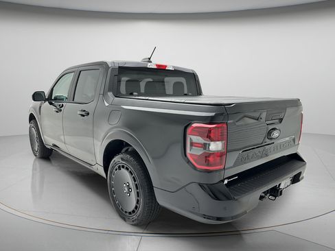 Used 2025 Ford Maverick Lobo AWD/4WD image 7