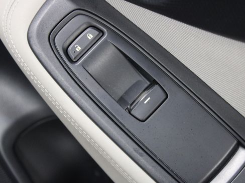 Used 2021 Subaru Forester AWD/4WD image 26