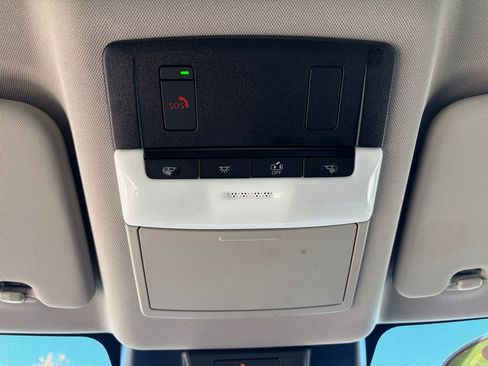 Certified 2023 Nissan Rogue SV image 22