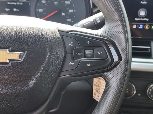 Used 2026 Chevrolet Trax LS w/ LS Convenience Package FWD image 26