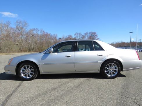 Used 2010 Cadillac DTS Luxury FWD image 8