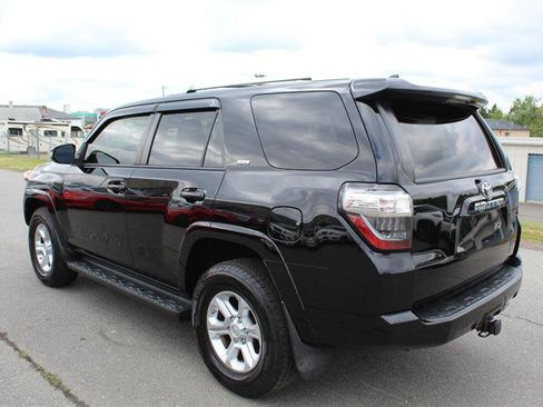 Used 2017 Toyota 4Runner SR5 Premium w/ Convenience Package AWD/4WD image 5