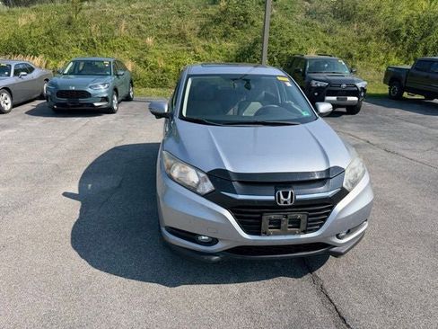 Used 2018 Honda HR-V EX image 11