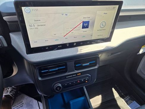 New 2026 Ford Maverick XLT FWD image 9