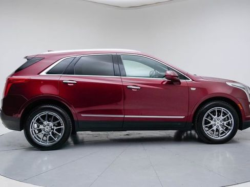 Used 2017 Cadillac XT5 Platinum w/ Driver Assist Package AWD/4WD image 8