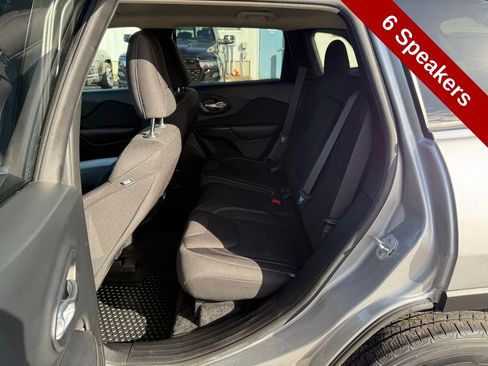 Used 2016 Jeep Cherokee Latitude w/ Cold Weather Group image 28