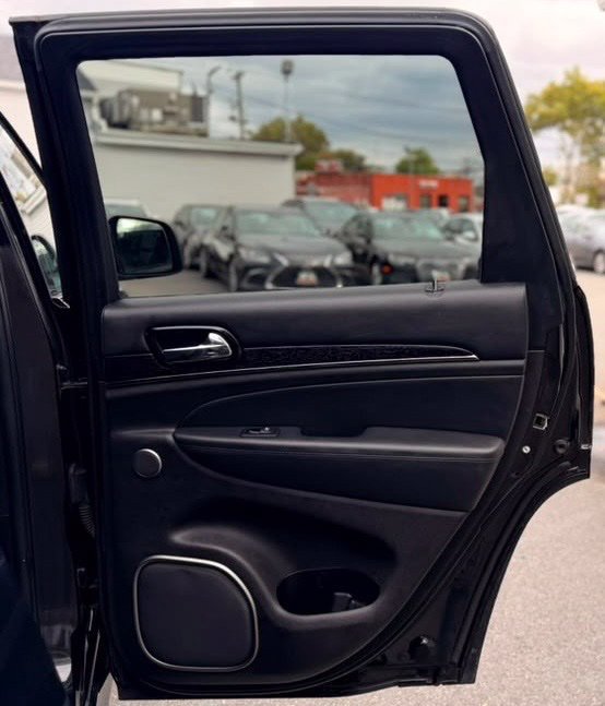 Used 2019 Jeep Grand Cherokee High Altitude AWD/4WD image 19