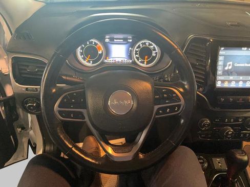 Used 2021 Jeep Cherokee Limited w/ Mopar Interior Package image 13