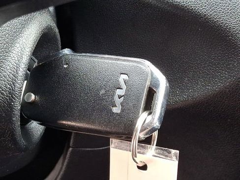 Used 2023 Kia Sorento LX image 24