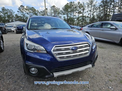 Used 2017 Subaru Outback 3.6R Limited image 4