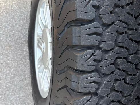 Used 2009 HUMMER H3 AWD/4WD image 9