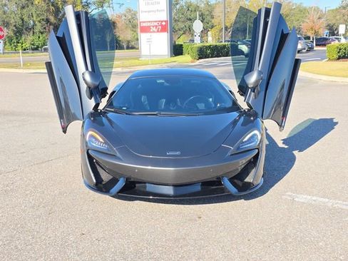 Used 2020 McLaren 570S Spider image 10
