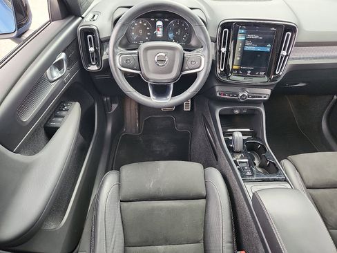 Used 2021 Volvo XC40 T5 R-Design w/ Climate Package AWD/4WD image 11
