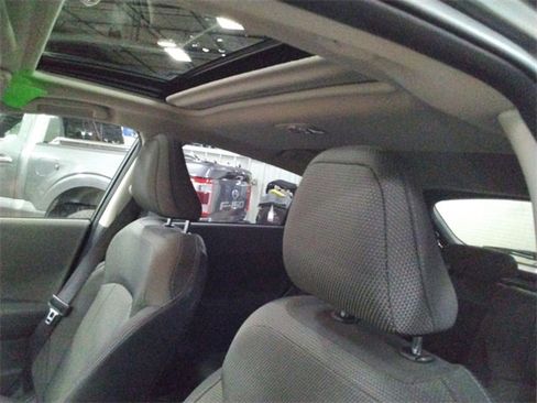 Used 2024 Subaru Crosstrek 2.0i Premium image 31