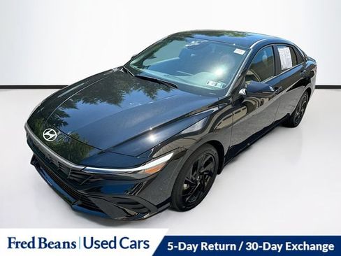 Used 2026 Hyundai Elantra SEL FWD image 3