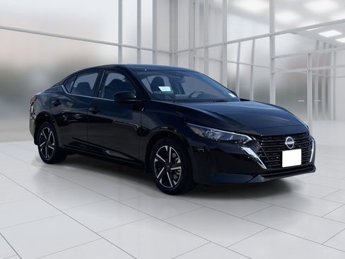 New 2025 Nissan Sentra SV image 5