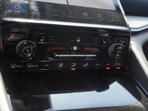 Certified 2024 Jeep Grand Cherokee Limited RWD image 26