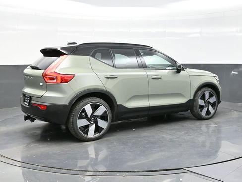 Used 2023 Volvo XC40 Recharge Ultimate image 7